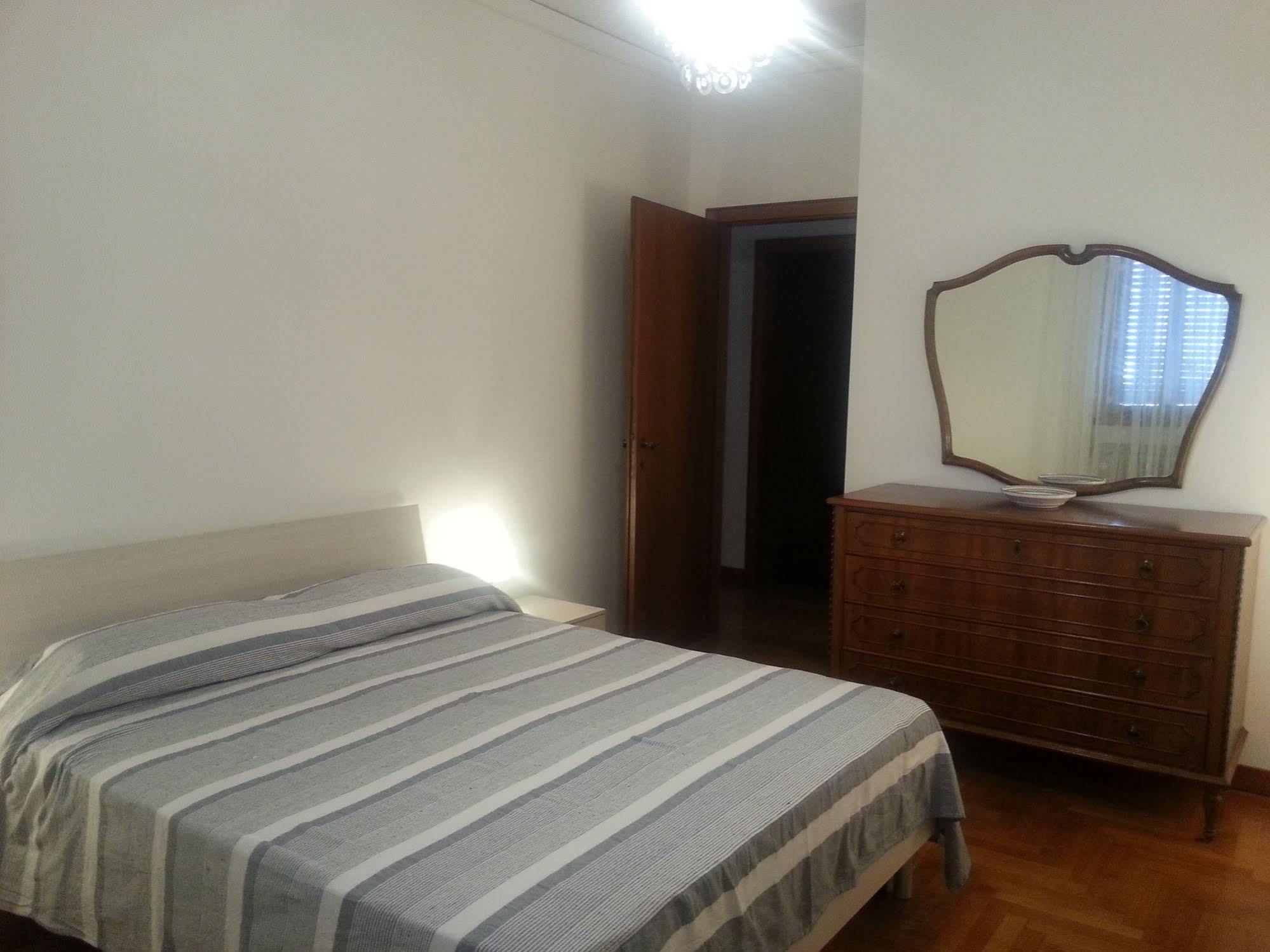 Appartamento Con 2 Camere E Garage Privato! Padua Buitenkant foto